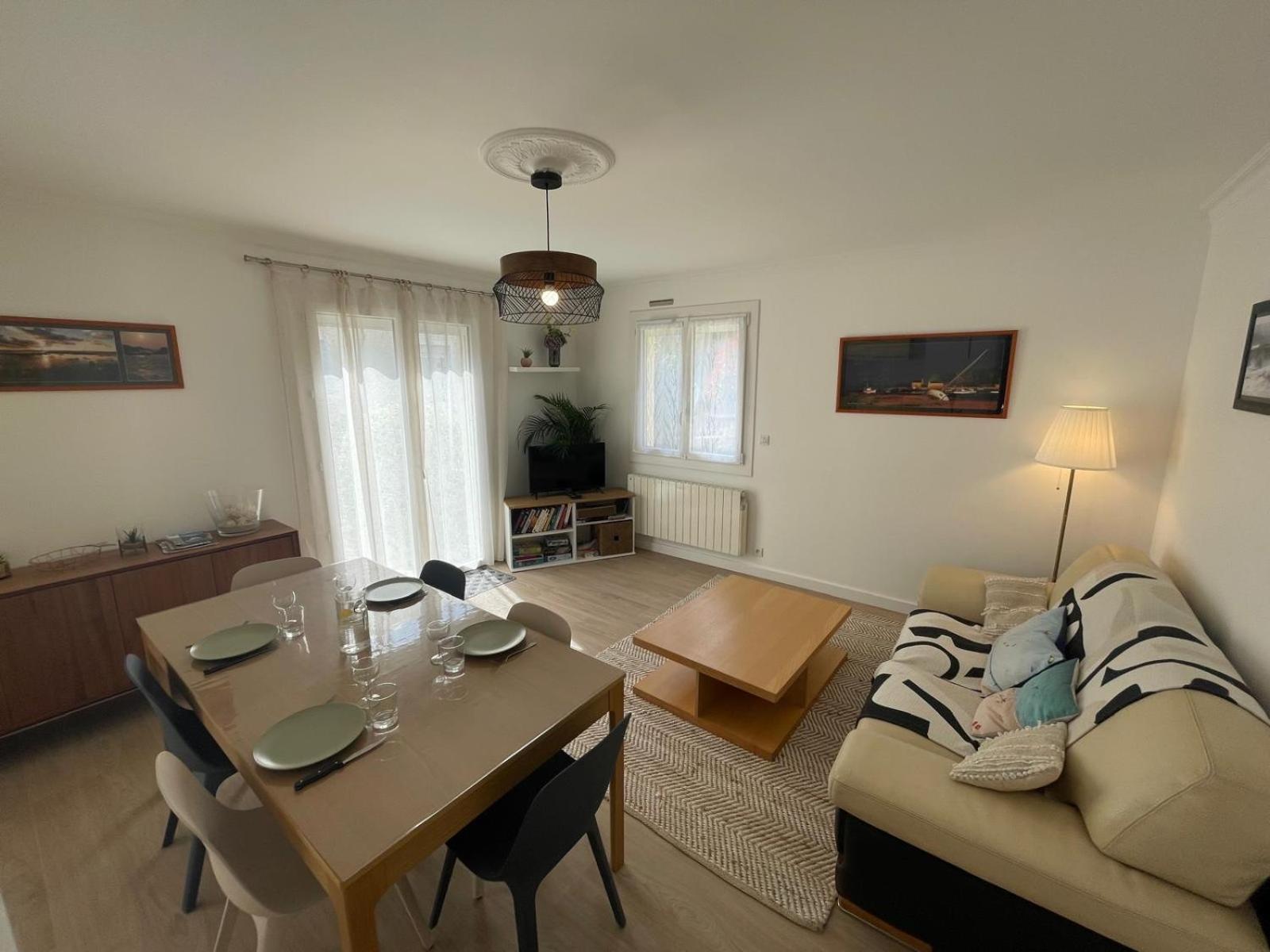Holiday home Maison Au Calme Renovee Plain-pied, Hyper Centre
